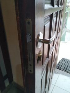 wymiana zamka i klamki w drzwiach Katowice