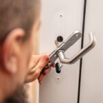 Czy można wymienić samą wkładkę bez wymiany całego zamka?