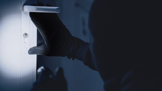 Jak dodatkowo zabezpieczyć dom przed włamaniem?